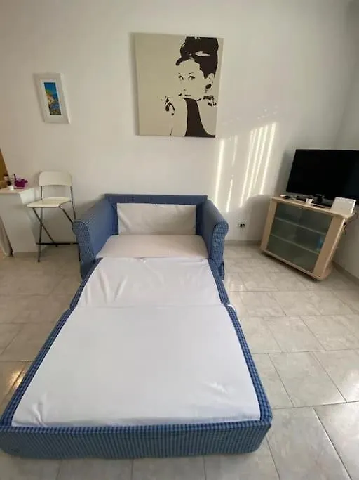 Vacanze Romane ~ Cozy Flat-1